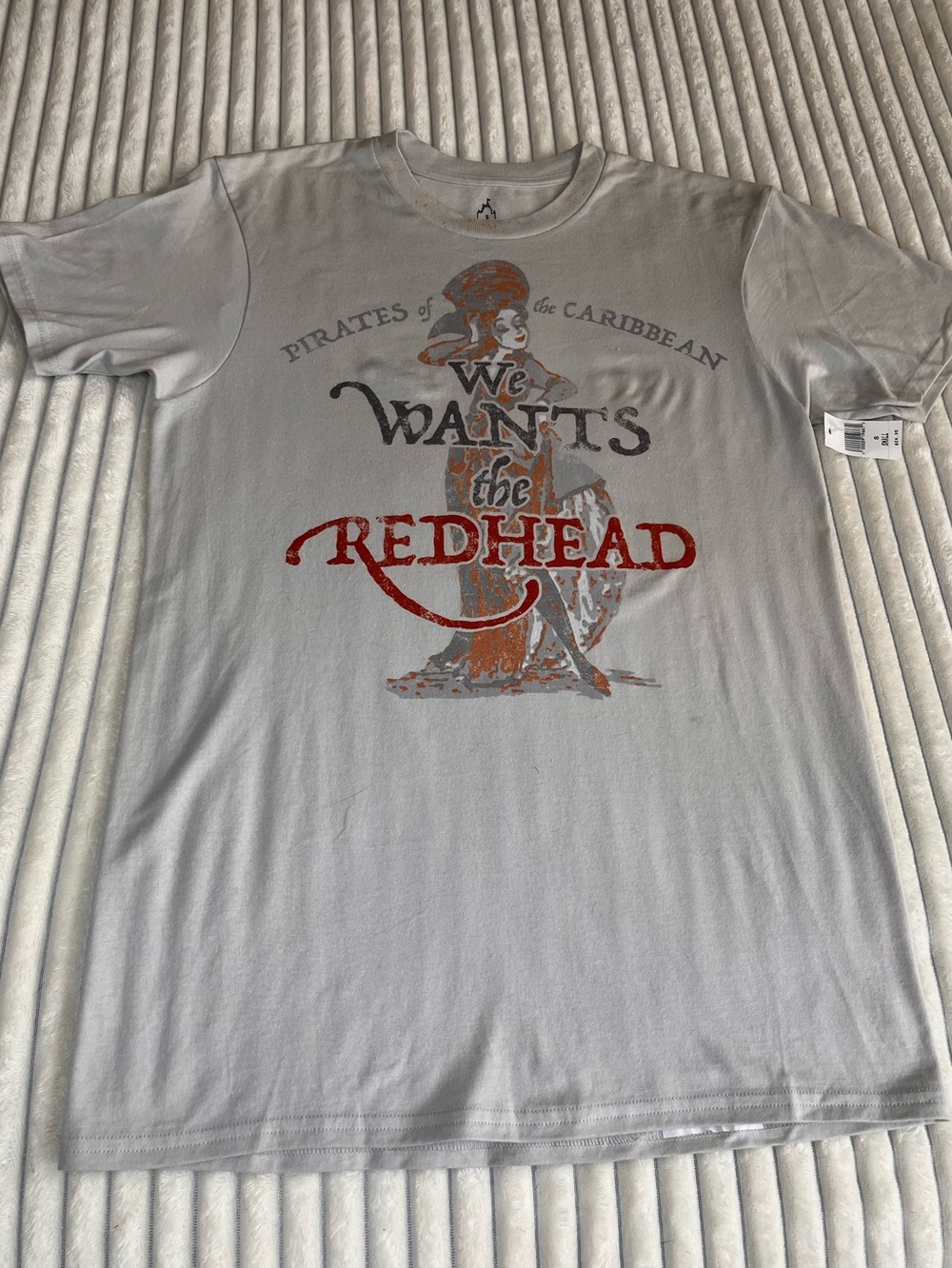 Disney Hanes Grey Graphic Pirates of the Caribbean Redhead T-Shirt Size Small - Picture 6 of 13